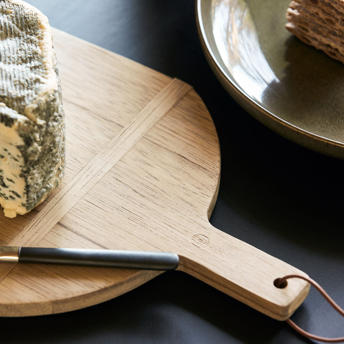 Walnut Carve Cutting Board No. 2