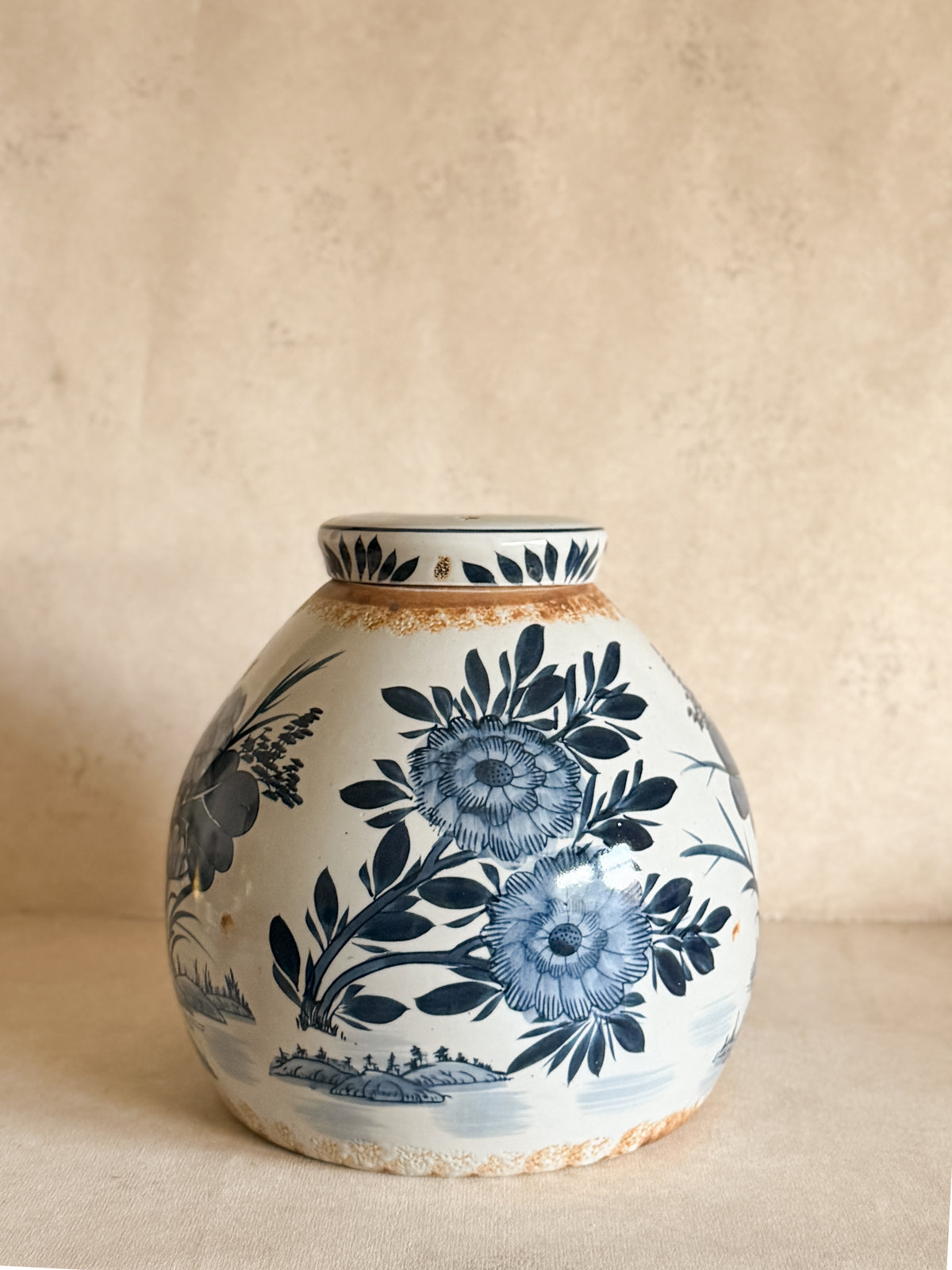 Aged Blue &amp; White Floral Ginger Jar