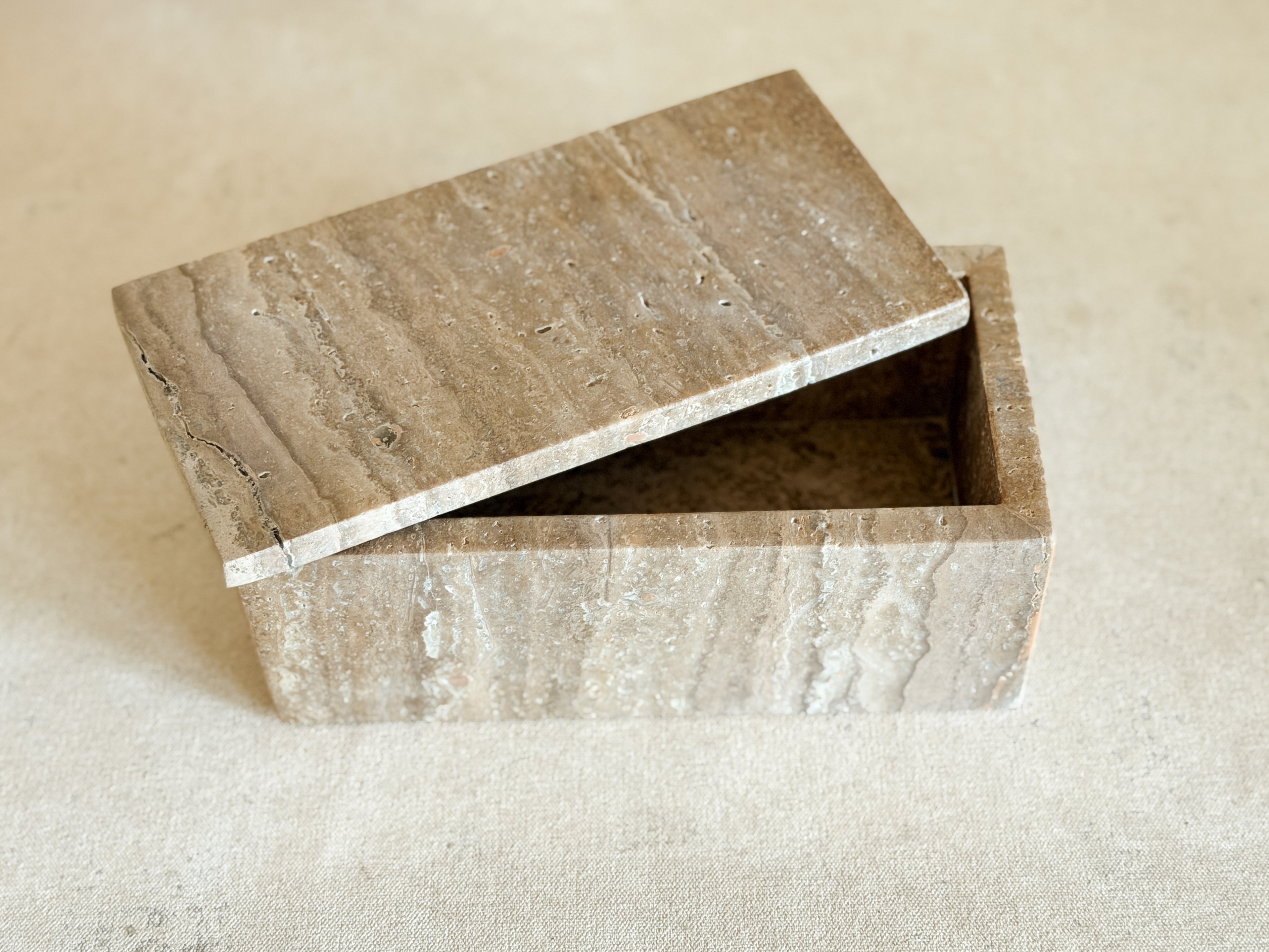 Cottage & Key Travertine Lidded Box - Thumbnail 2